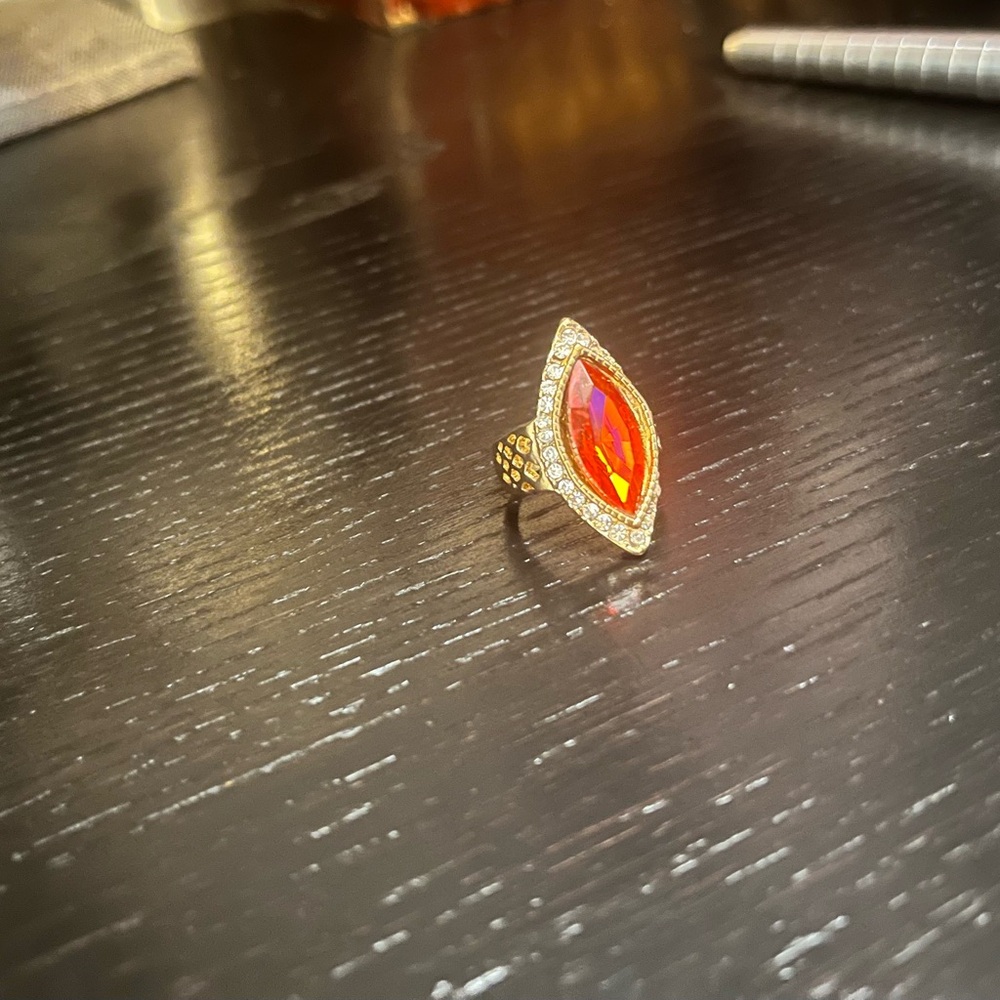 New! Ladies Fashion Ring